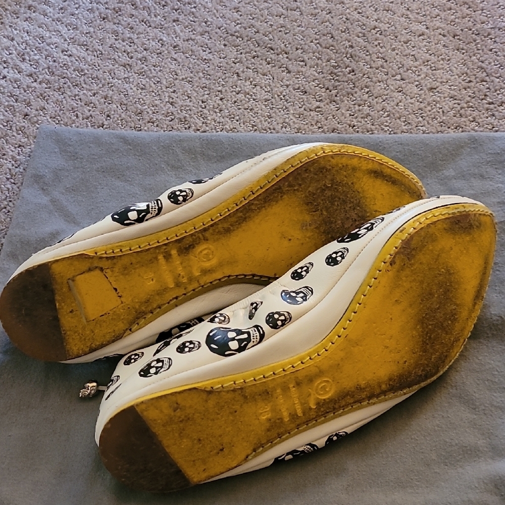 Alexander McQueen Women's Flats - Picture 7 of 9